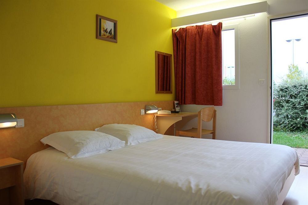 The Originals Access, Hotel Saint-Flour Kültér fotó