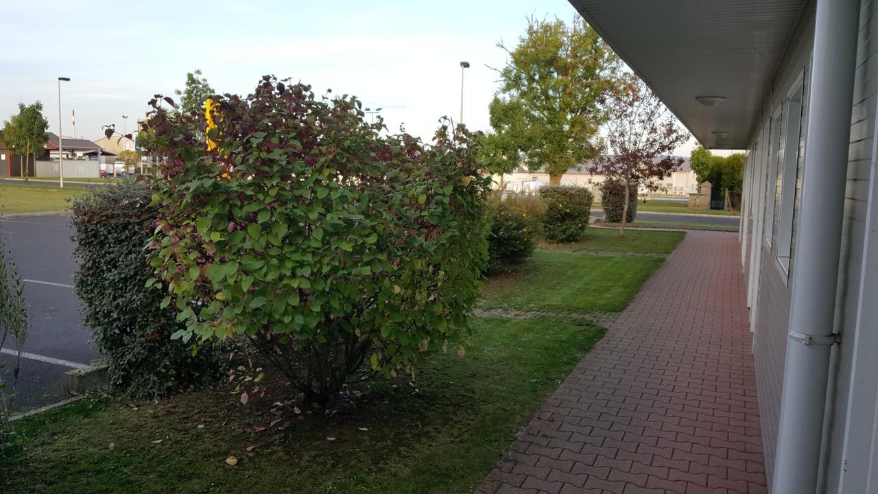 The Originals Access, Hotel Saint-Flour Kültér fotó